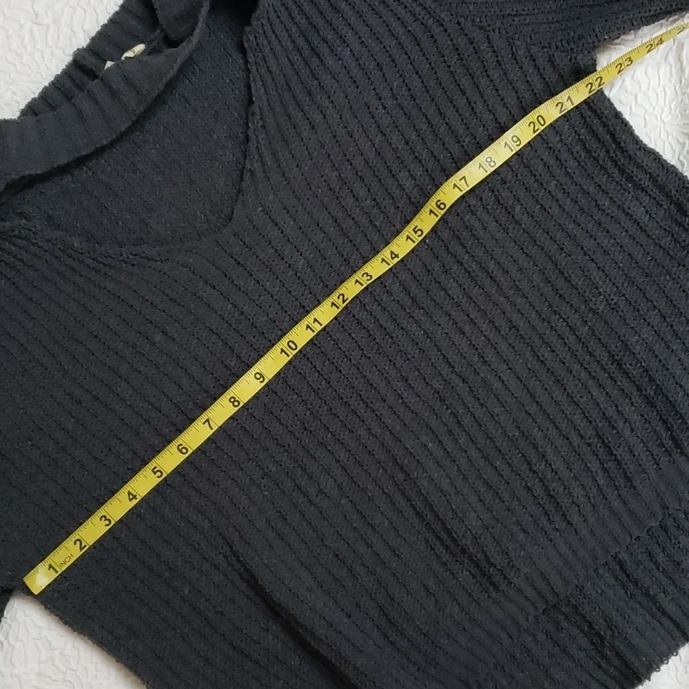 Hippie laundry Charcoal cropped lightweight ripped Sweater, Size L